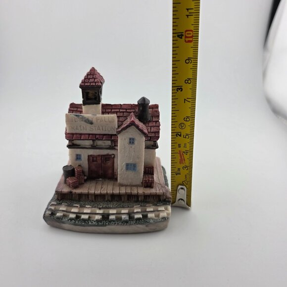 1991‎ Liberty Falls International Resourcing Services Train Station Miniature - Picture 7 of 8